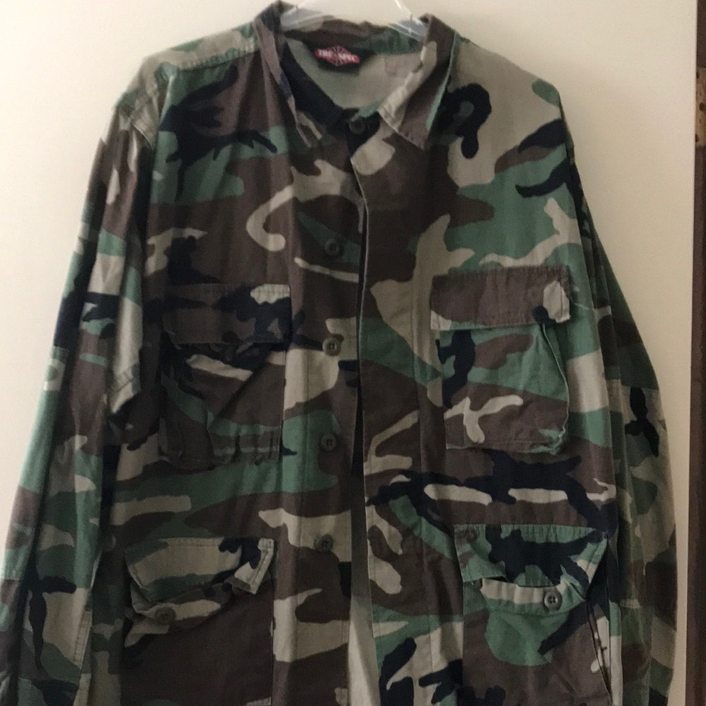 Mens camo army style shirt